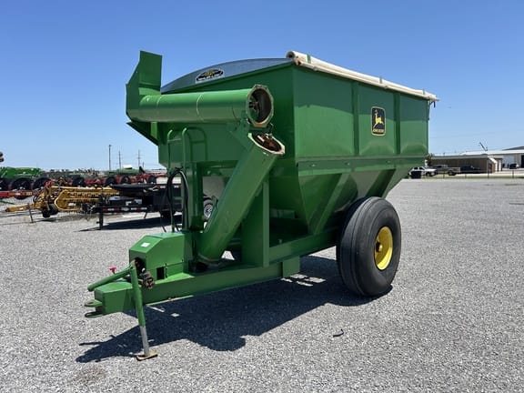 United Farm Tools 400 Equipment Image0