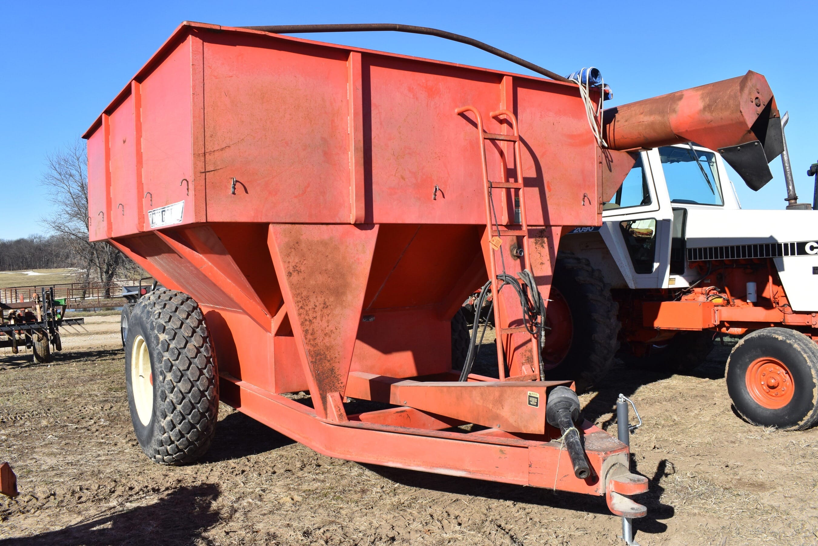 United Farm Tools 500 Equipment Image0