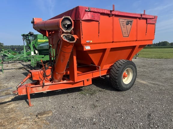 United Farm Tools 400 Equipment Image0