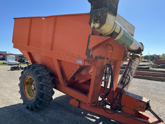 Image of United Farm Tools 400 equipment image 1