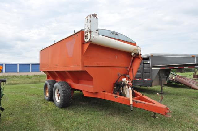 Image of United Farm Tools 750 equipment image 1