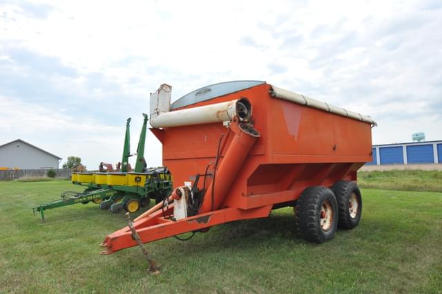 Image of United Farm Tools 750 equipment image 3