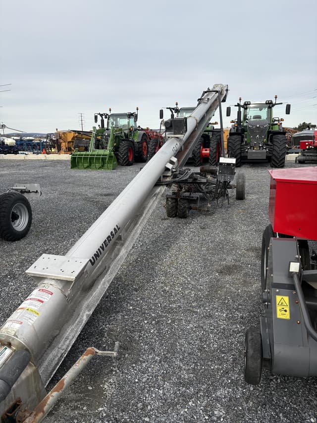 Image of Universal 1547 equipment image 3