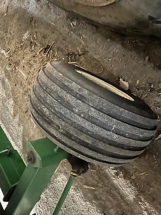 Image of Undetermined Header Trailer equipment image 3