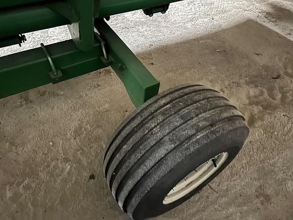 Image of Undetermined Header Trailer equipment image 4