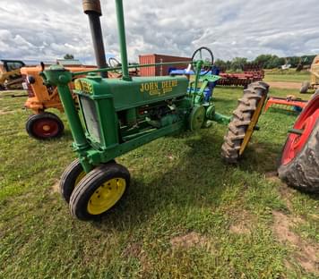 Main image John Deere B