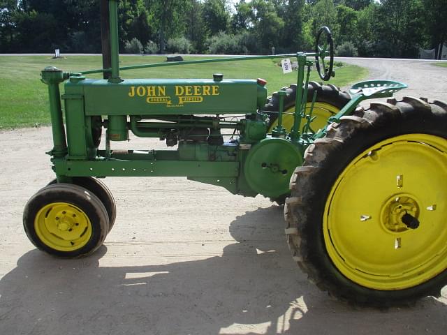 Image of John Deere B equipment image 4