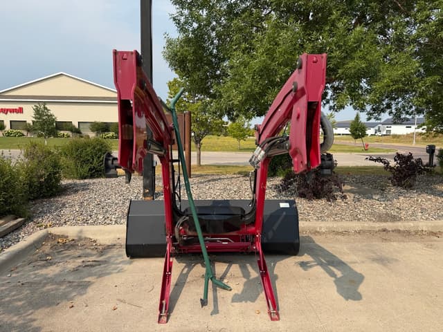 Image of Case IH L104 equipment image 2