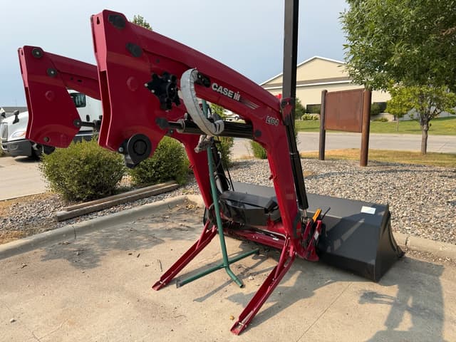 Image of Case IH L104 equipment image 3