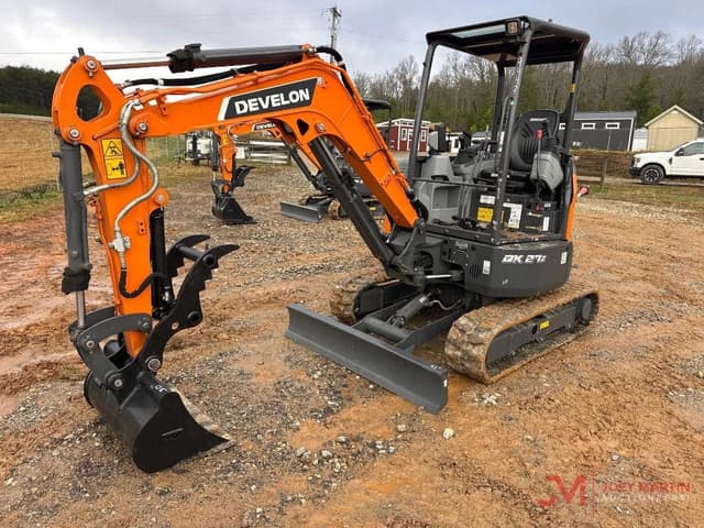 Image of Develon DX27Z-7 equipment image 1