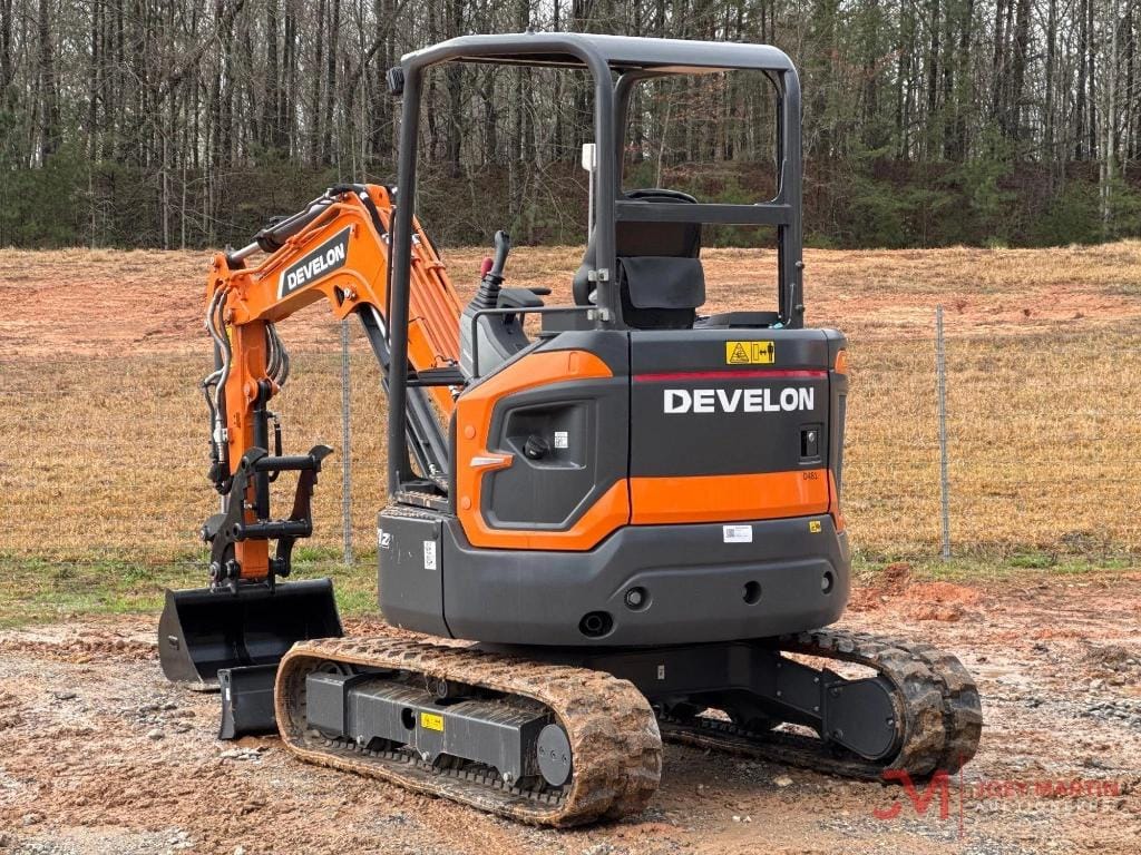 Develon DX27Z-7 Equipment Image0