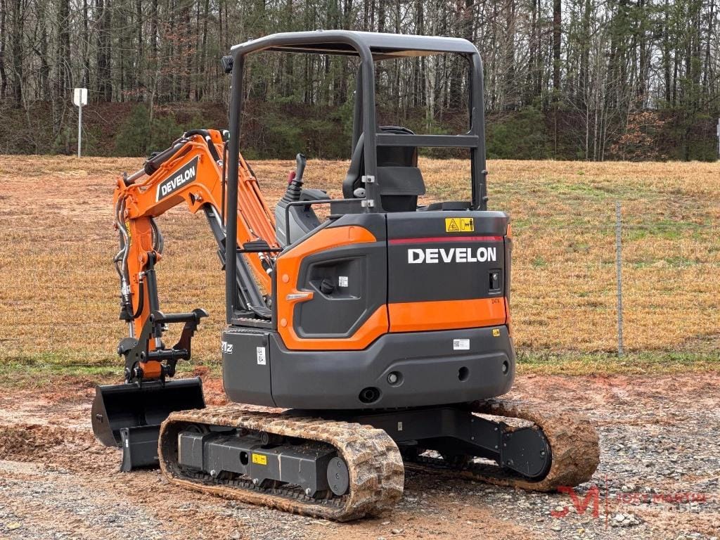 Develon DX27Z-7 Equipment Image0