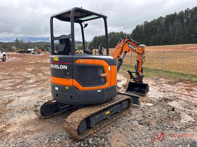 Image of Develon DX27Z-7 equipment image 3