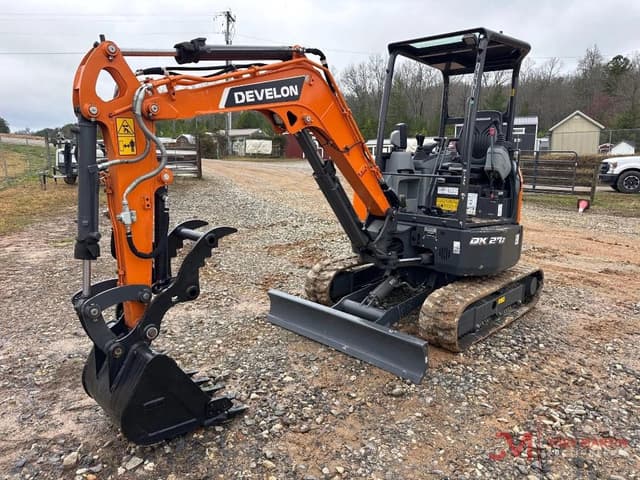 Image of Develon DX27Z-7 equipment image 1