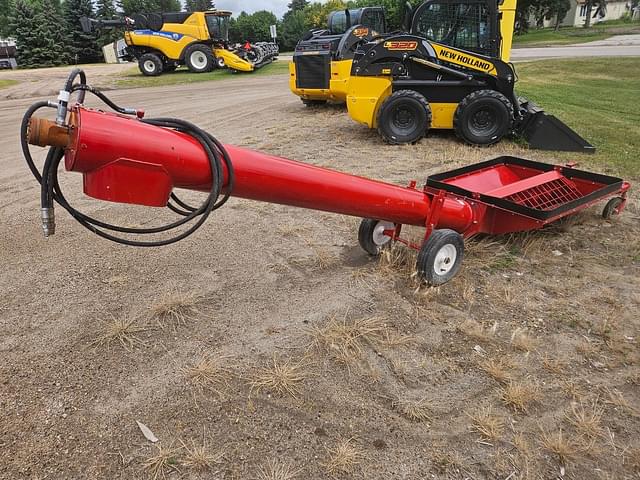 Image of Farm King 1010 equipment image 1