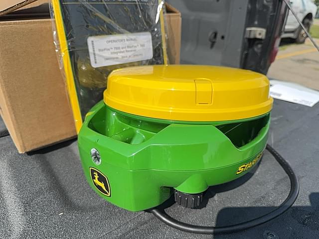 Image of John Deere StarFire 7500 equipment image 1