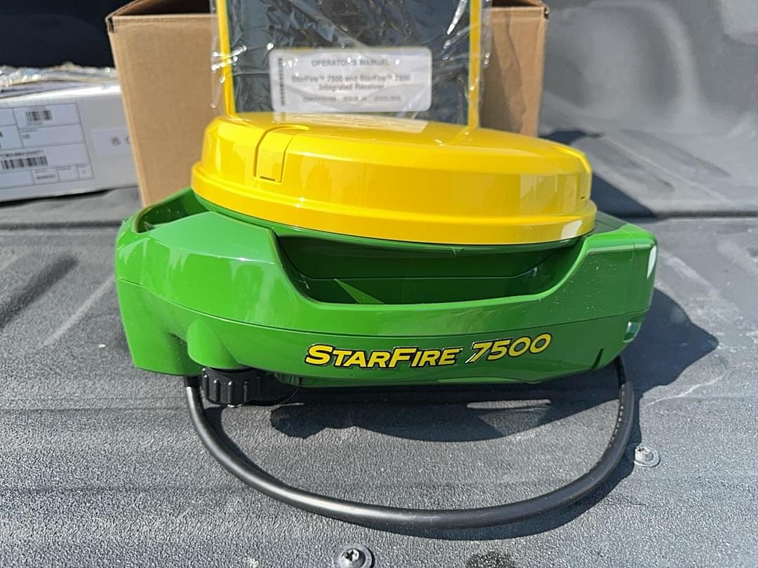 Image of John Deere StarFire 7500 Primary image
