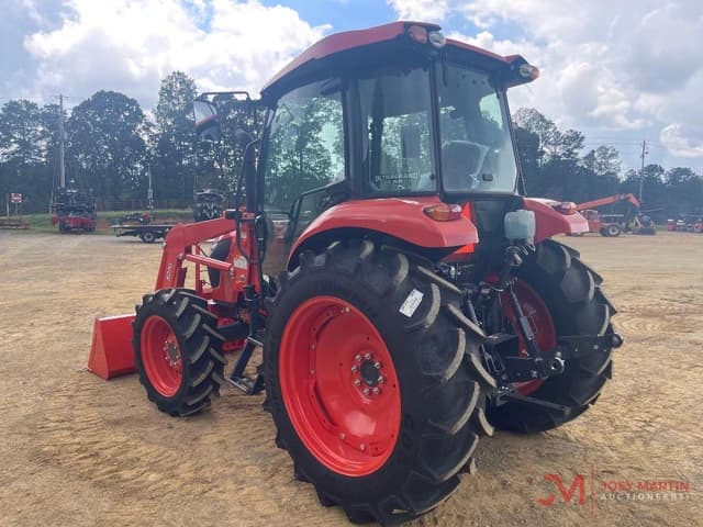 Image of Kubota M7060 equipment image 4