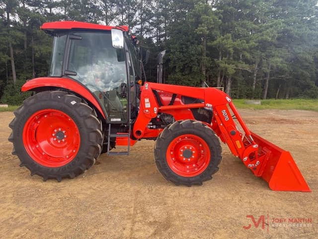 Image of Kubota M7060 equipment image 1