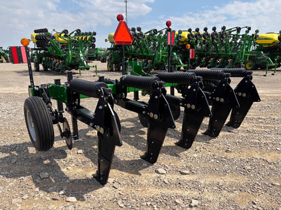 Image of Unverferth Zone-Builder 122 equipment image 1