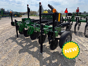 Unverferth Zone-Builder 122 Image