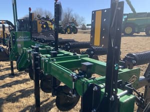 Unverferth Zone-Builder 122 Image