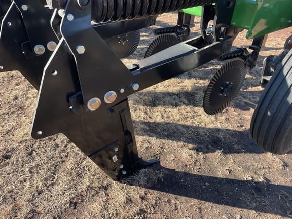 Image of Unverferth Zone-Builder 122 equipment image 4