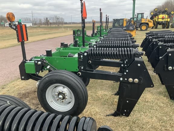 Image of Unverferth Zone-Builder 122 equipment image 4