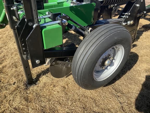 Image of Unverferth Zone-Builder 122 Image 1