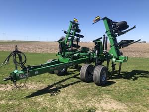 Unverferth Zone-Builder 122 Image