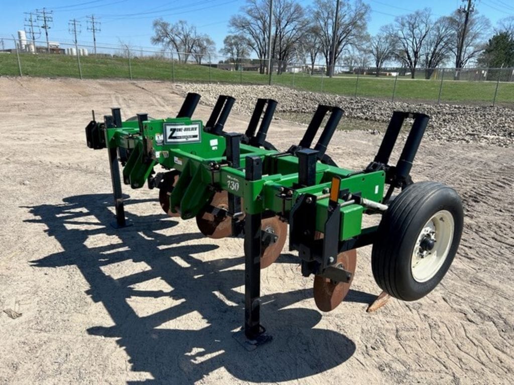 Unverferth Zone-Builder 130 Equipment Image0