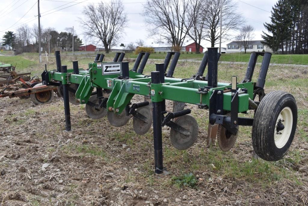 Unverferth Zone-Builder 130 Equipment Image0