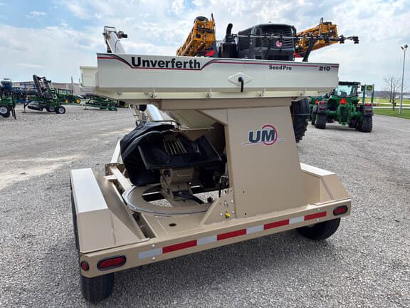 Image of Unverferth Seed Pro 210 equipment image 2