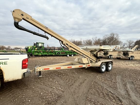 Image of Unverferth Seed Pro 210 equipment image 2