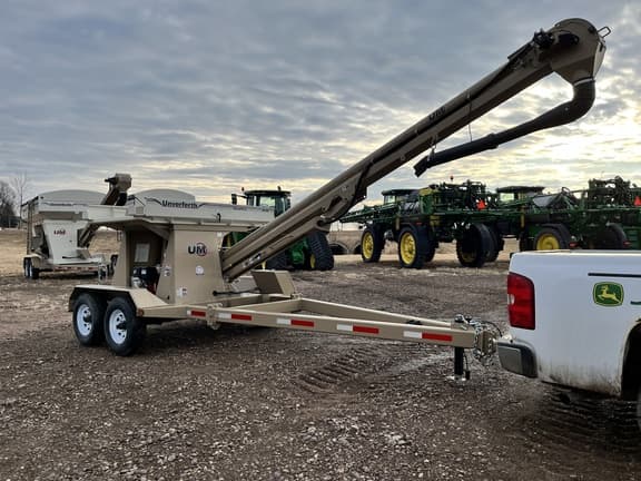 Image of Unverferth Seed Pro 210 equipment image 1