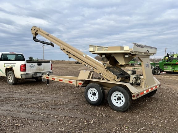 Unverferth Seed Pro 210 Equipment Image0