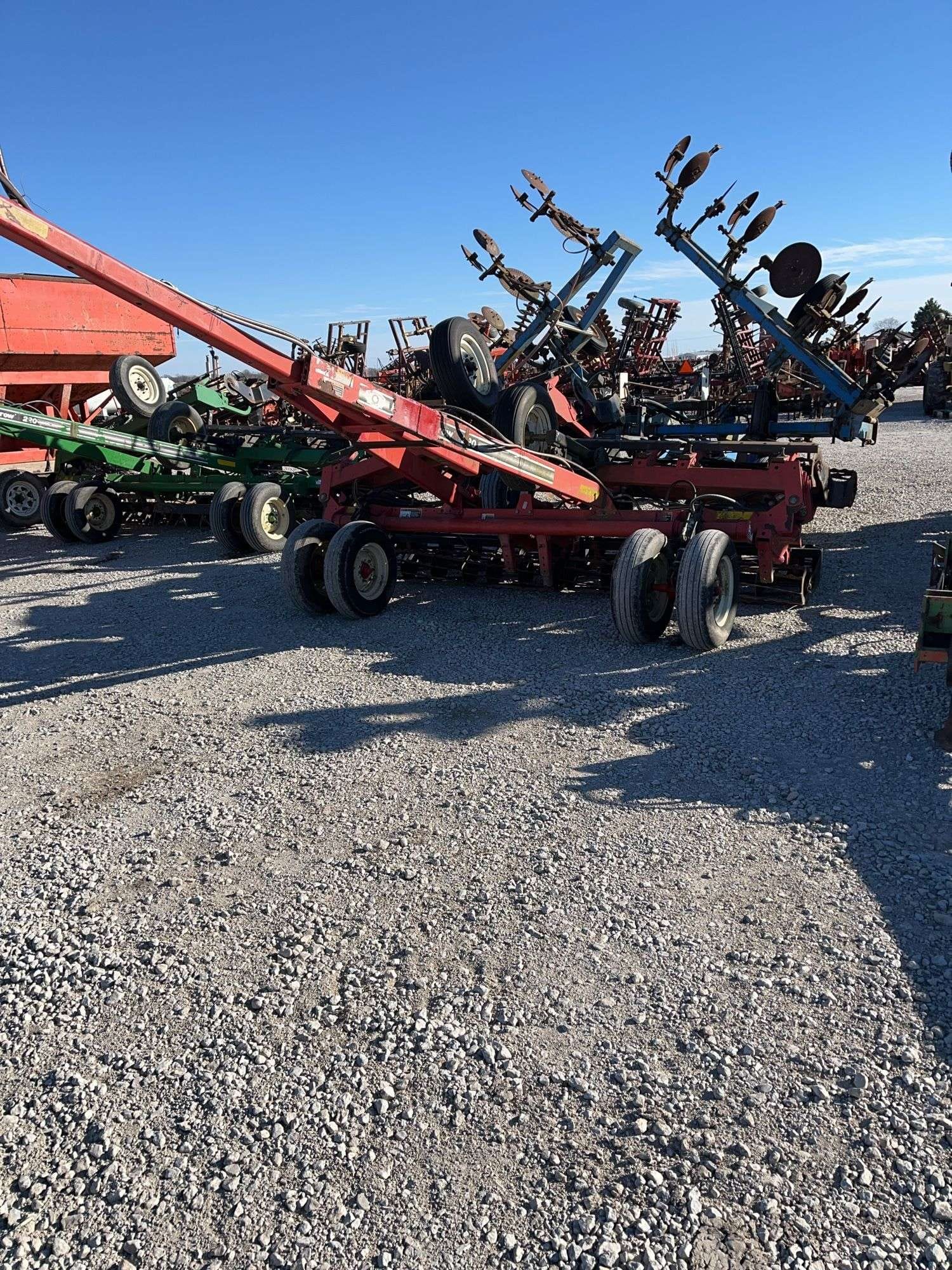 Unverferth 220 Equipment Image0