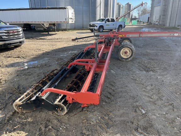 Unverferth 220 Equipment Image0