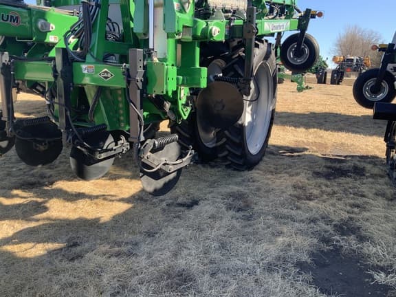 Image of Unverferth Nutrimax 2600 Image 1