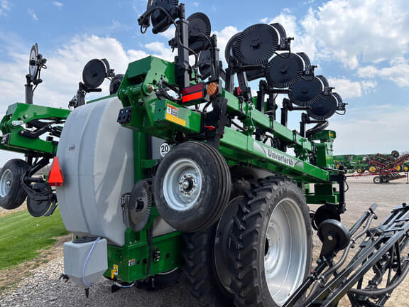 Image of Unverferth Nutrimax 2600 equipment image 3