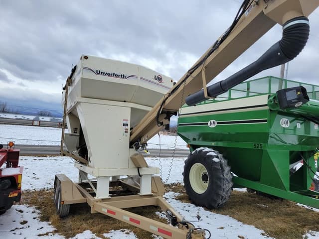 Image of Unverferth Seed Runner 2750 equipment image 2