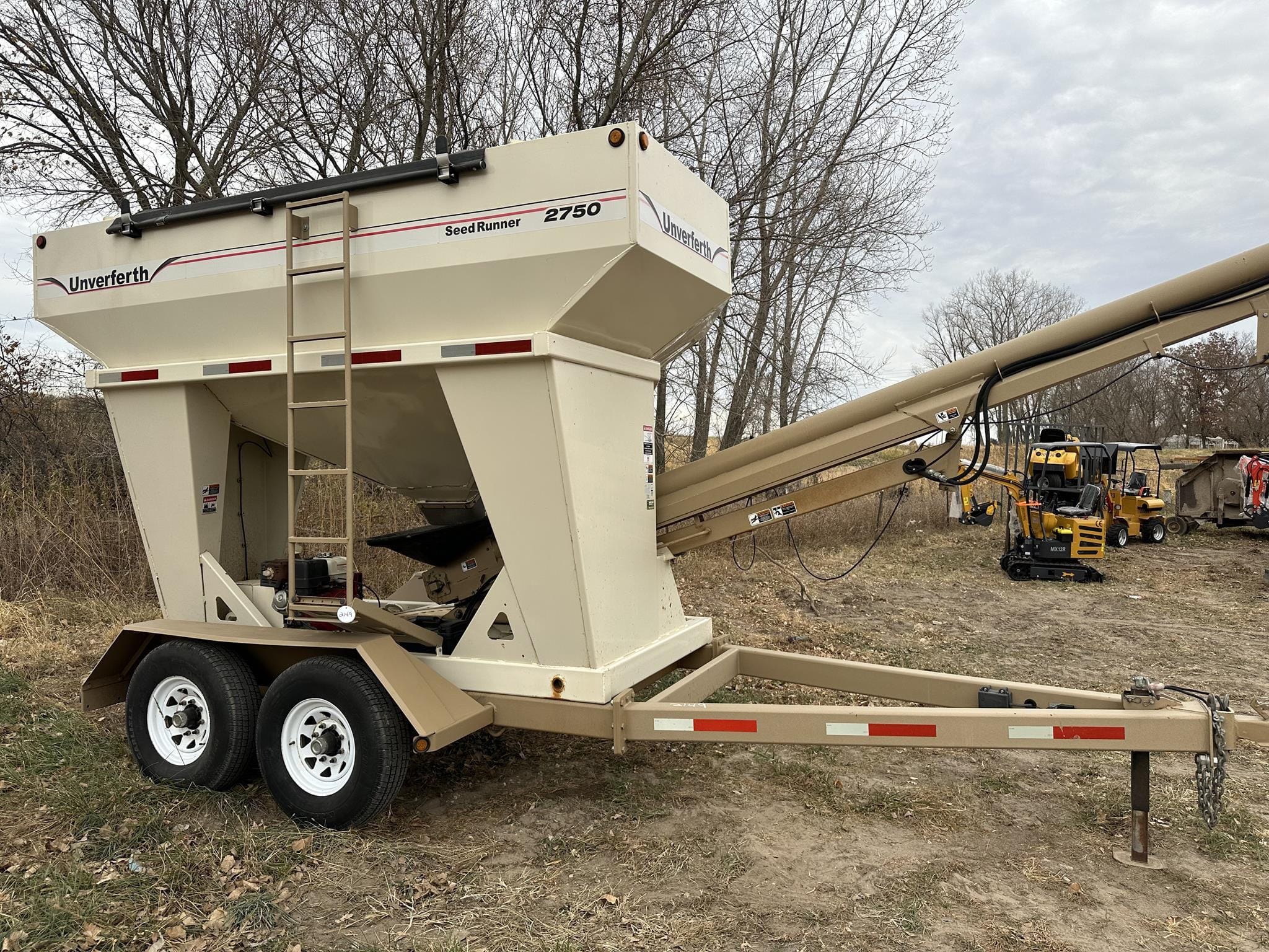 Main image Unverferth Seed Runner 2750