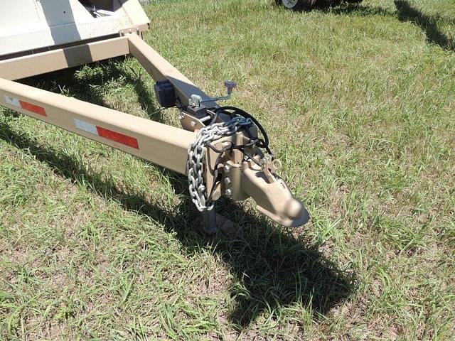 Image of Unverferth Seed Runner 2750 equipment image 3