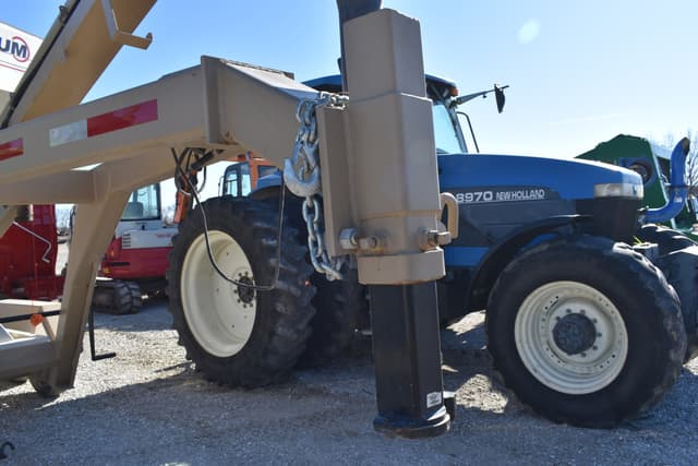 Image of Unverferth Seed Runner 2750 equipment image 4