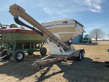 Main image Unverferth Seed Runner 2750