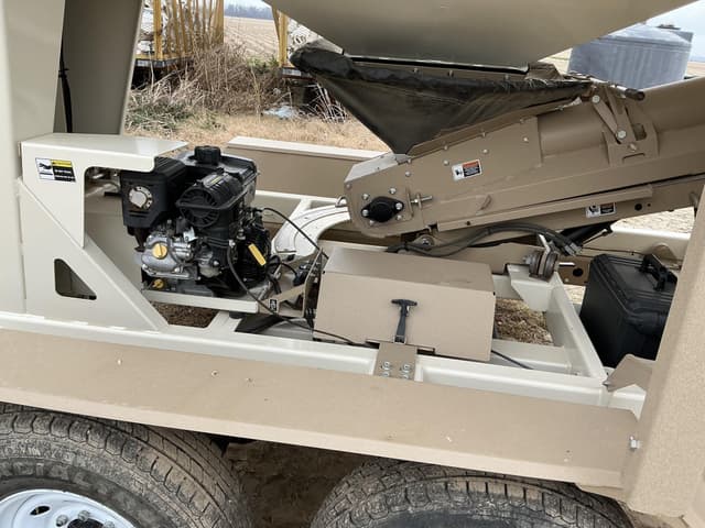 Image of Unverferth 2755XL equipment image 3