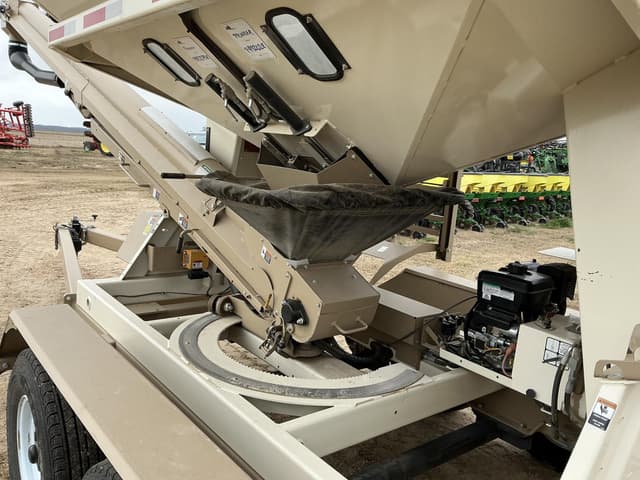 Image of Unverferth 2755XL equipment image 4