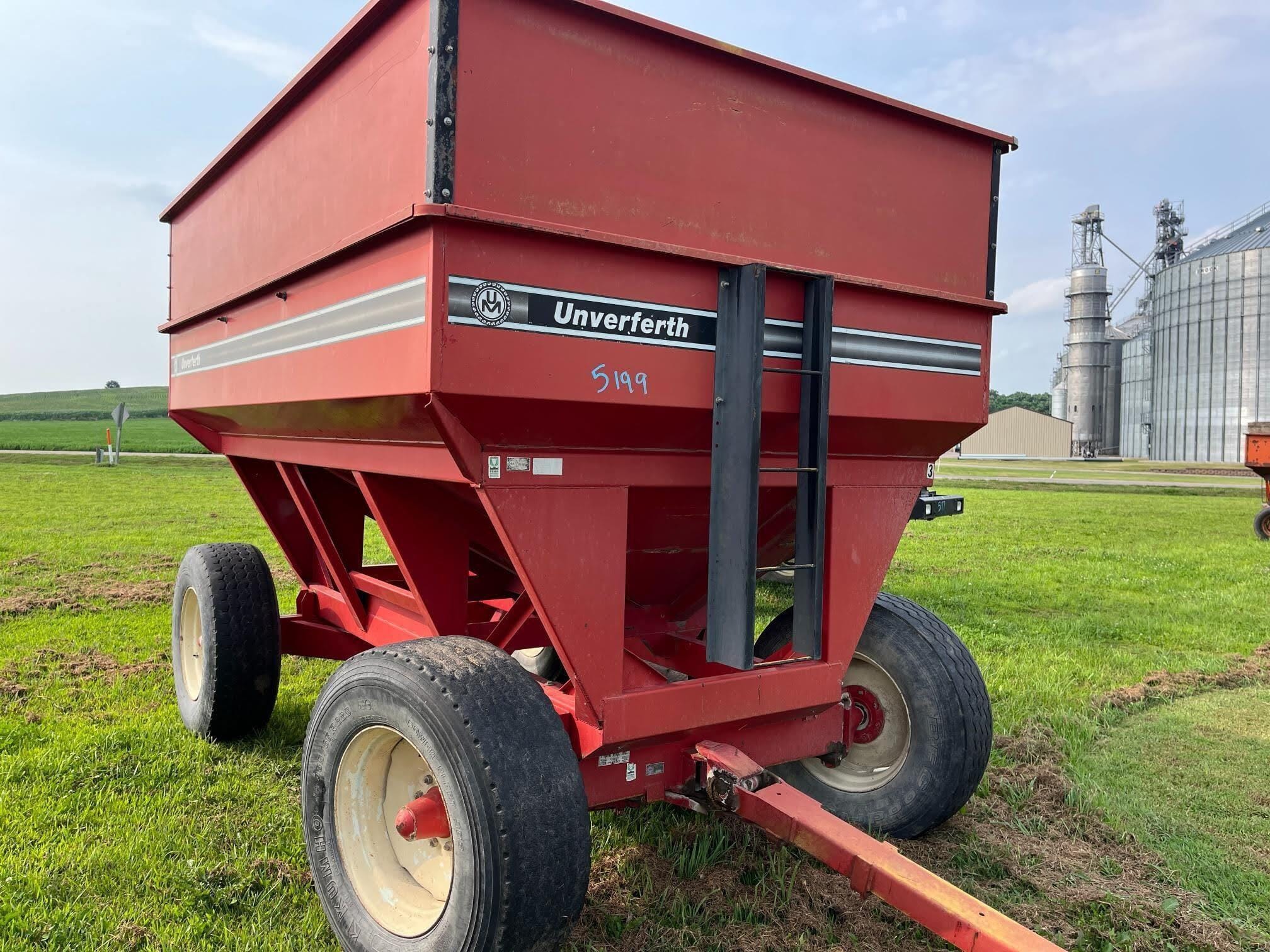 Unverferth 325 Equipment Image0