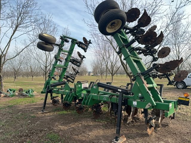 Image of Unverferth Ripper-Stripper 330 equipment image 3