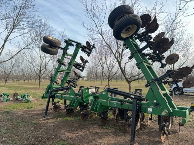 Image of Unverferth Ripper-Stripper 330 equipment image 4